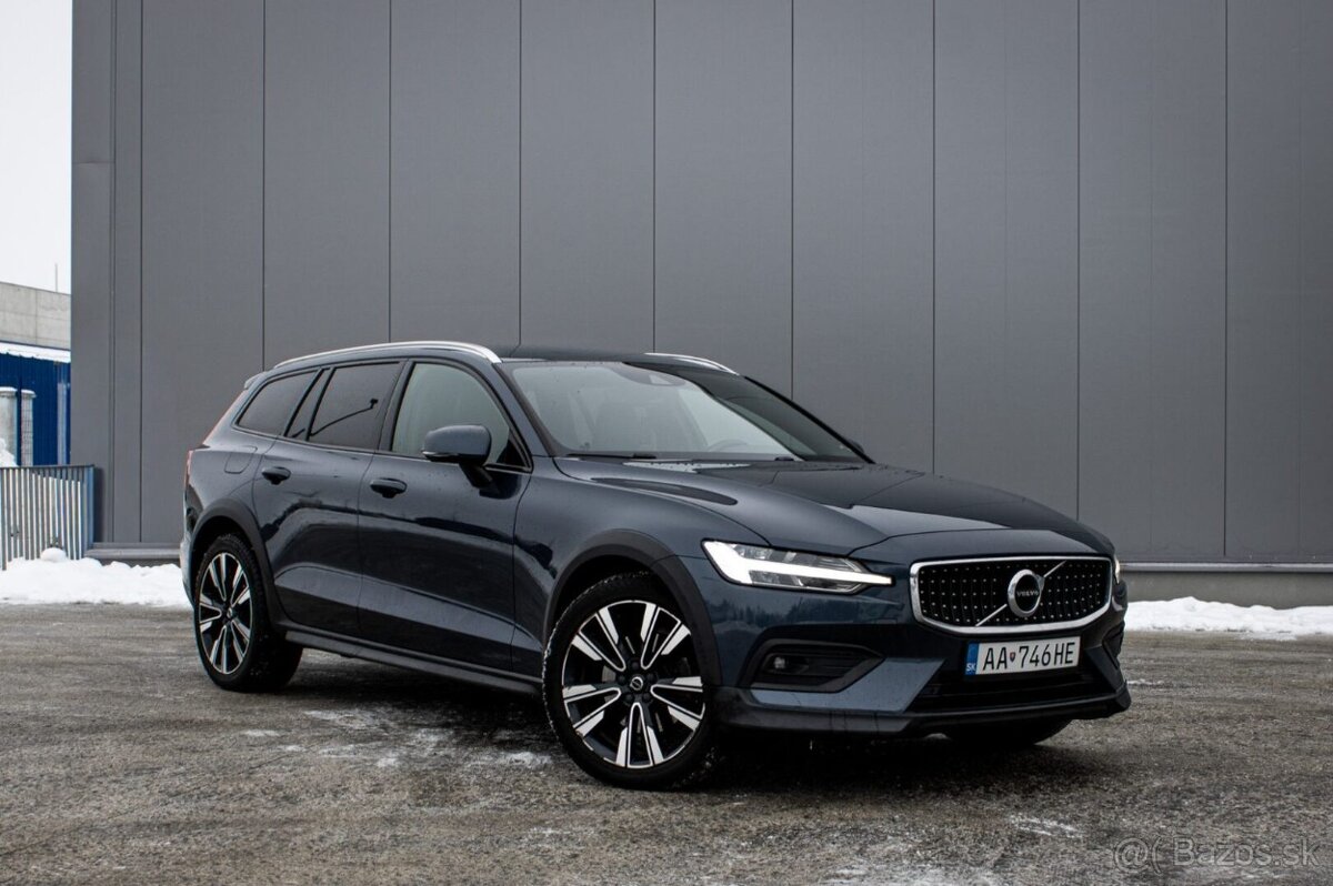 Volvo V60 Cross Country D4 AWD Pro AUTO. - 3