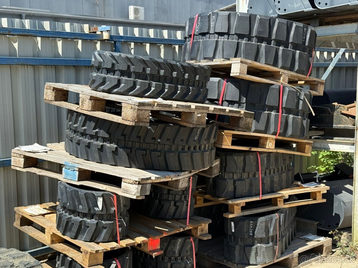 Gumové pásy na minibagre - 3