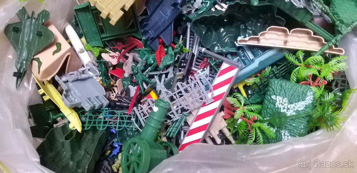 Vojačikovia , umely vojaci - 3