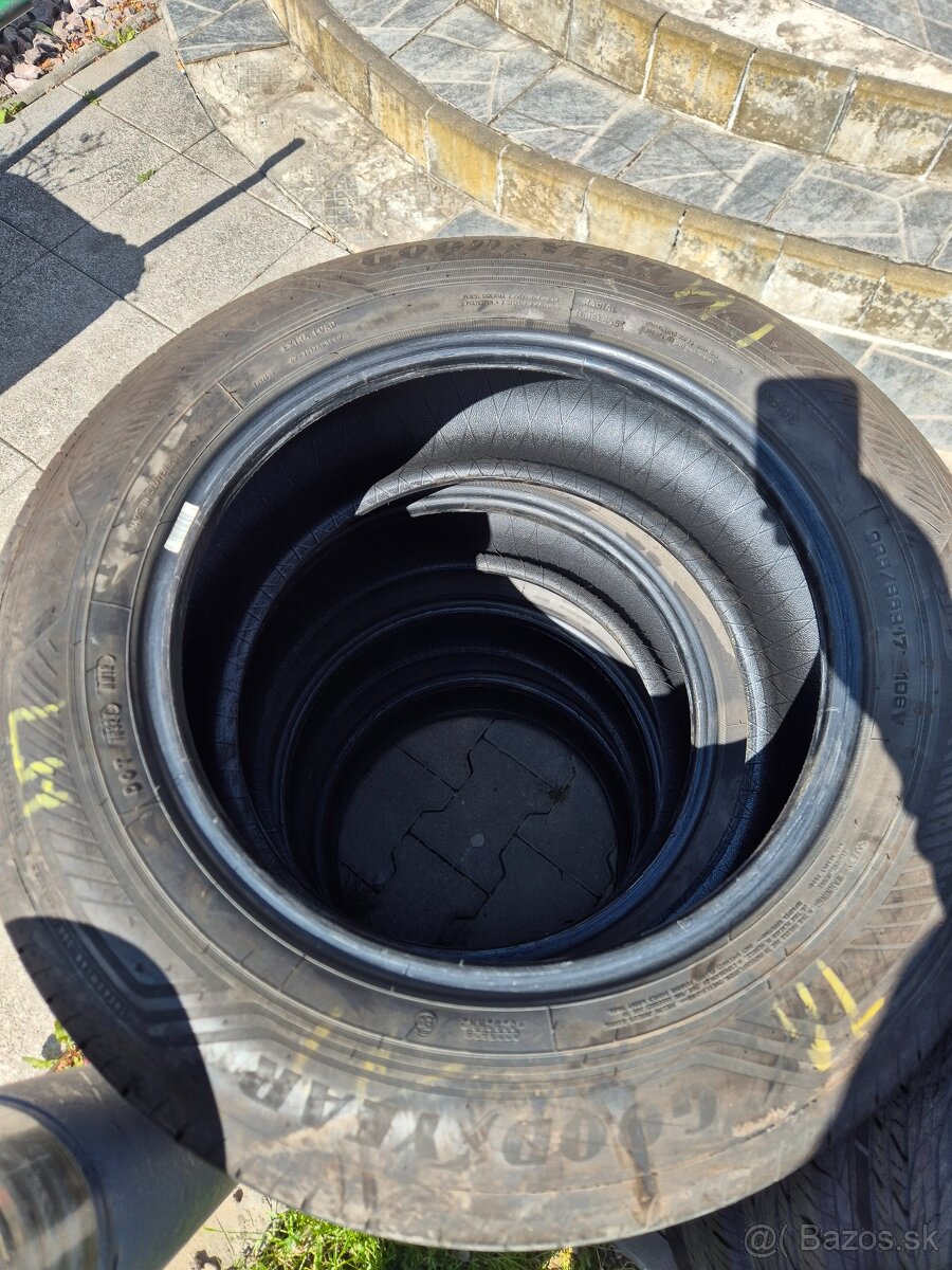 225/65 r17 Good year - 3