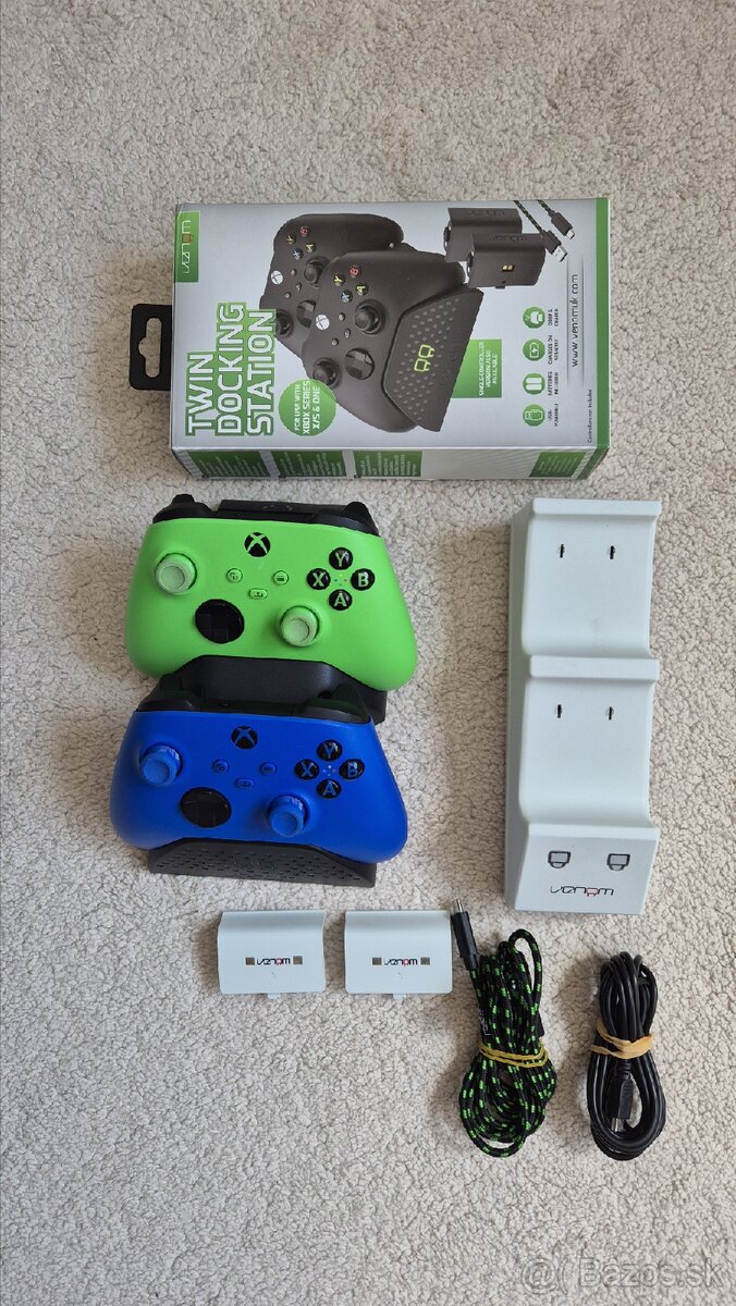 Xbox series s/x ovládače plus nabíjacie stanice - 3