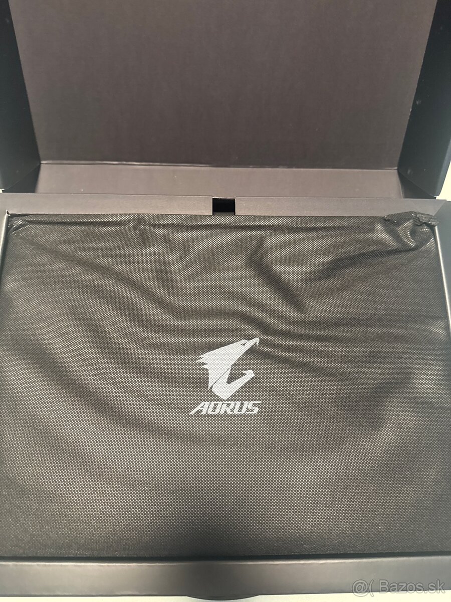 Gigabyte Aorus Master 16 RTX 5090 - 3