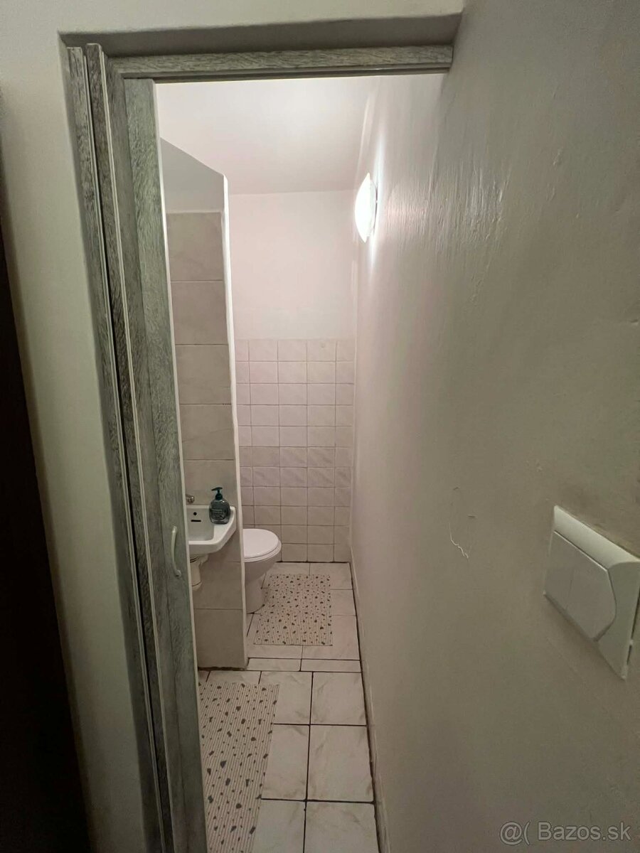 Prenájom garzónky Šala, Partizánska ulica - 3