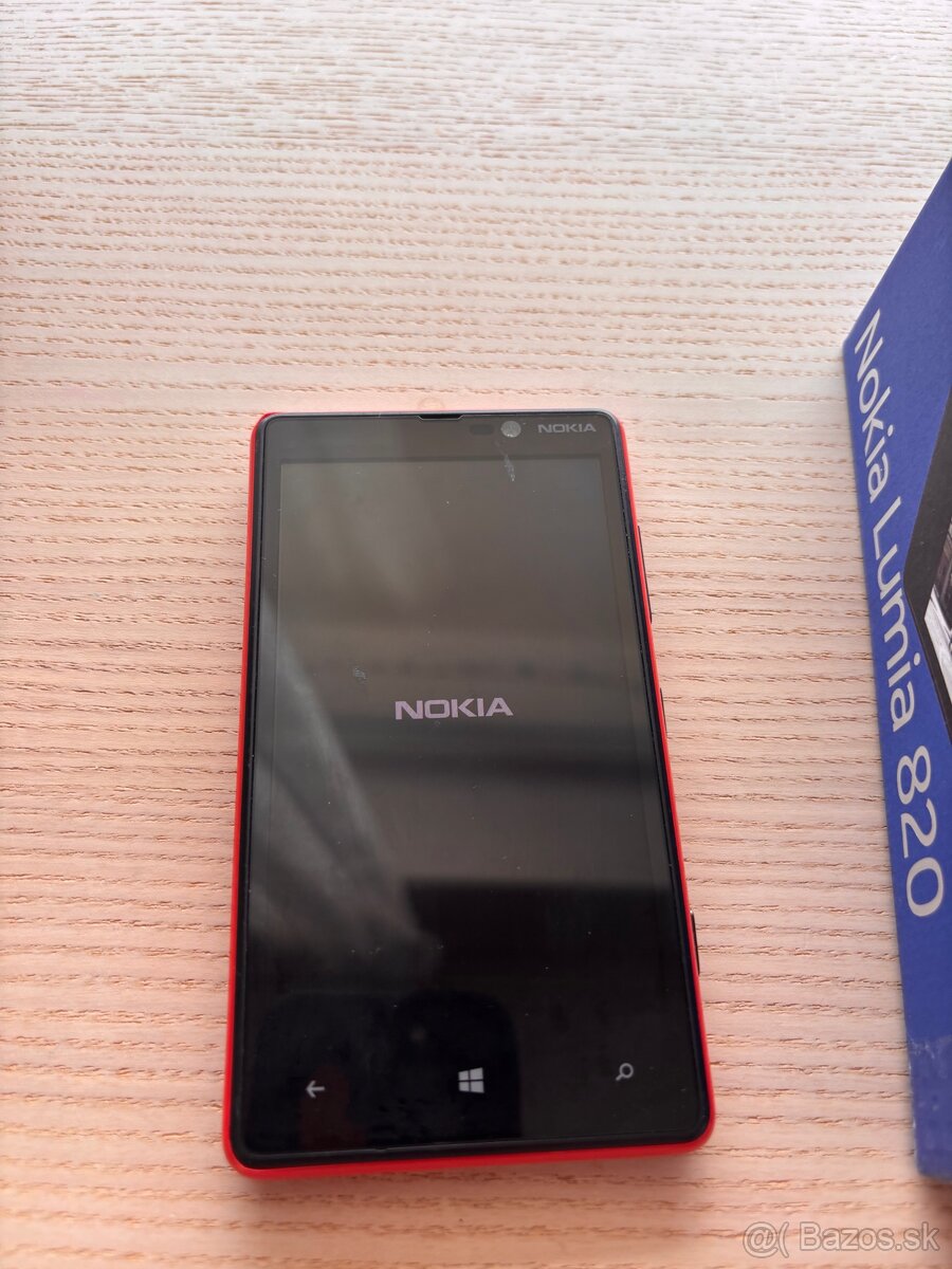 Smartfón Nokia Lumia 820 - 3