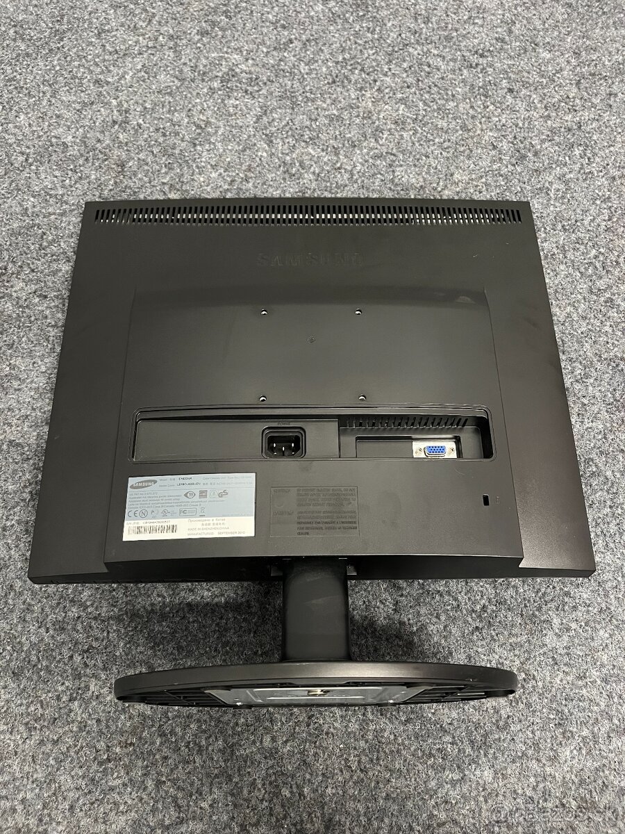 Predám Samsung SyncMaster E1920NR – 19" monitor - 3