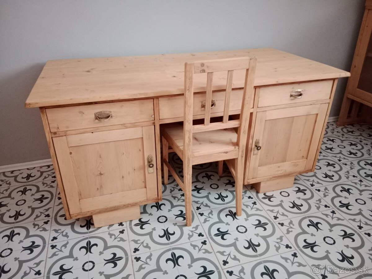 Starý, psací stůl po renovaci - 3