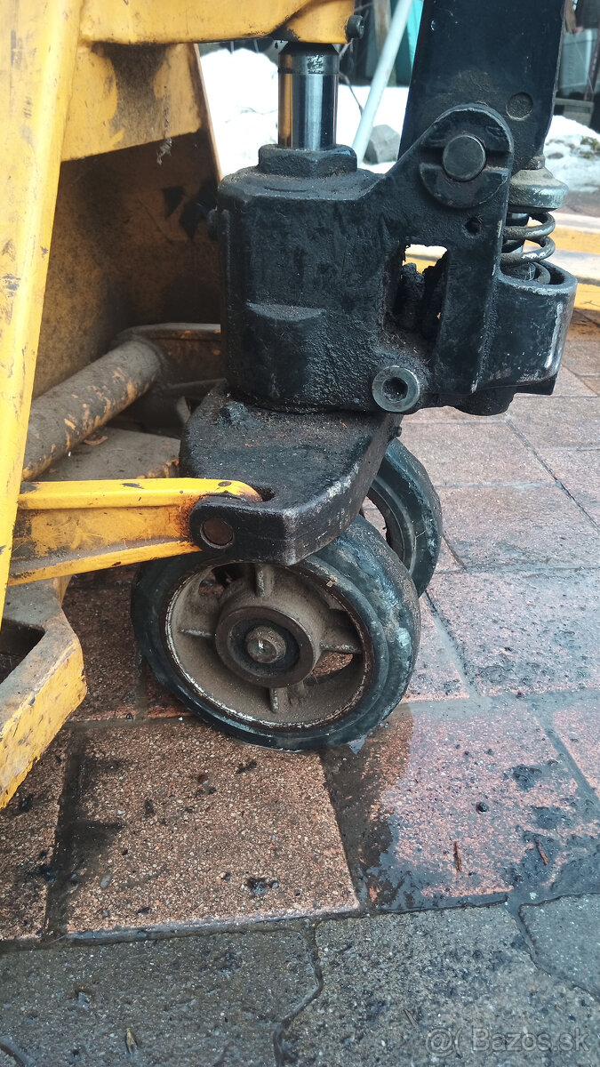 Paletový vozík 2t - 3