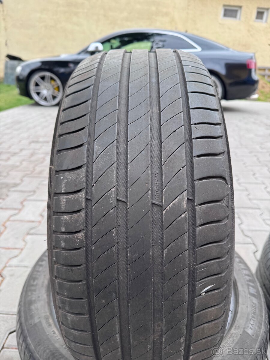 225/45R17 - 3