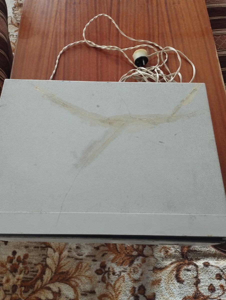 Kotučovy magnetofon a písací stroj - 3