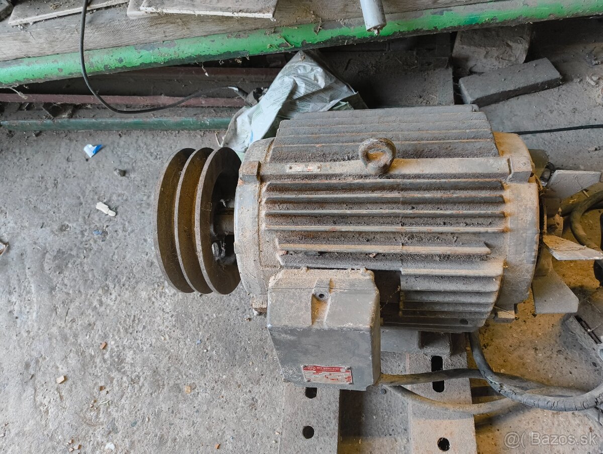 Predám elektromotor 7.5 KW - 3