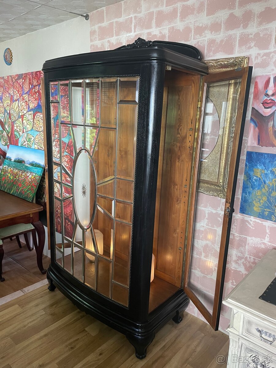 starozitna vitrina - 3