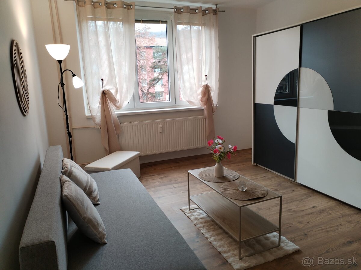 🏡 Prenájom moderný, kompletne zrekonštruovaný byt 52 m², 1/4 - 3