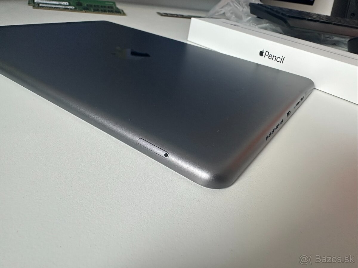 Apple iPad 8. generácia 128GB + SIM - 3