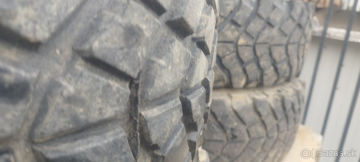 Predám 215/65 r16 5x114.3 - 3