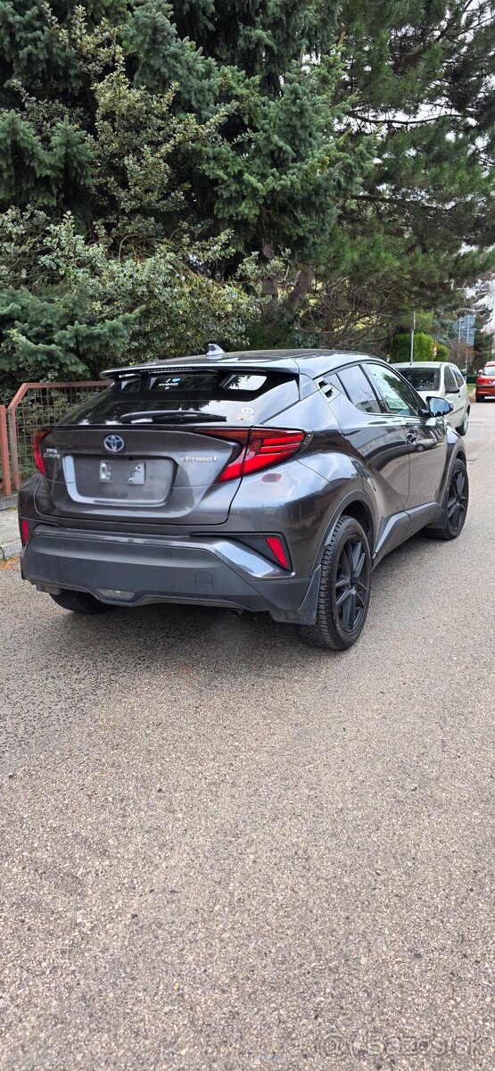 Toyota C-HR Hybrid - 3