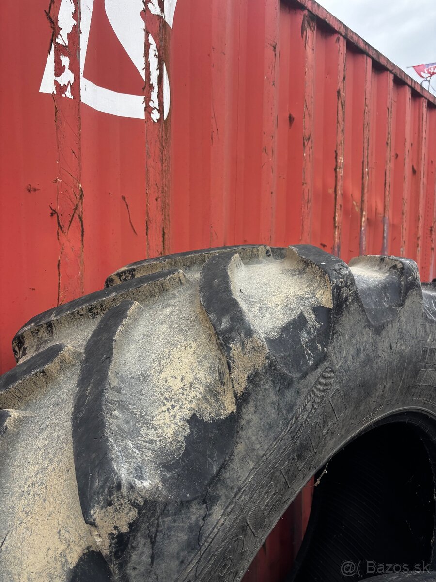 650/65R42 Pirelli - 3