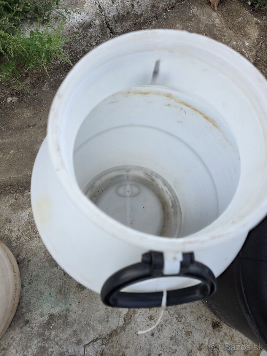 Plastovy sud 50l - 3