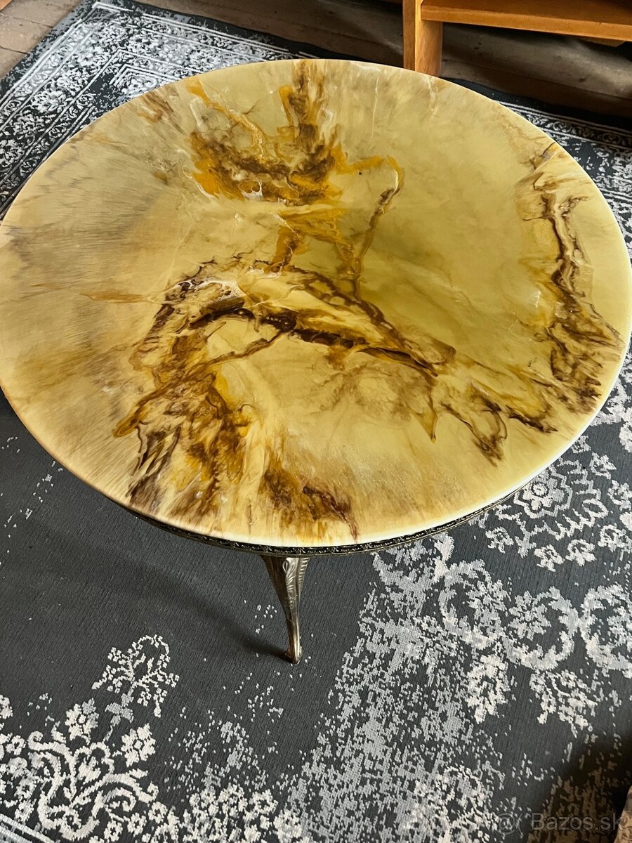 Na predaj starozitny mramorovy stolik - 3