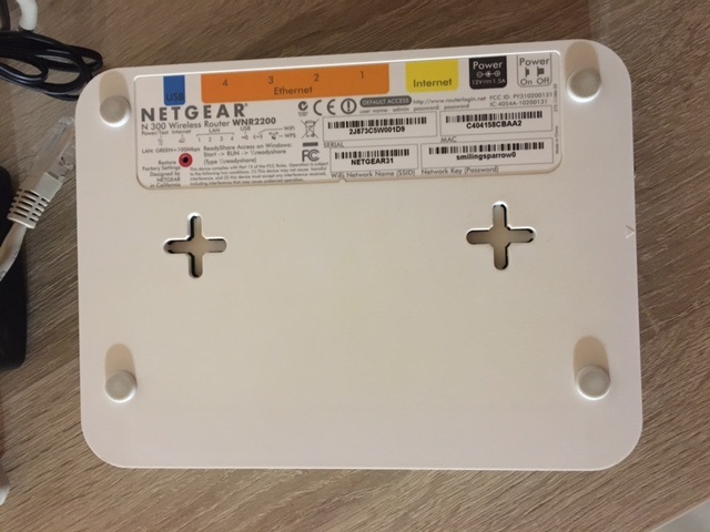 Netgear WNR2200 WiFi router - 3