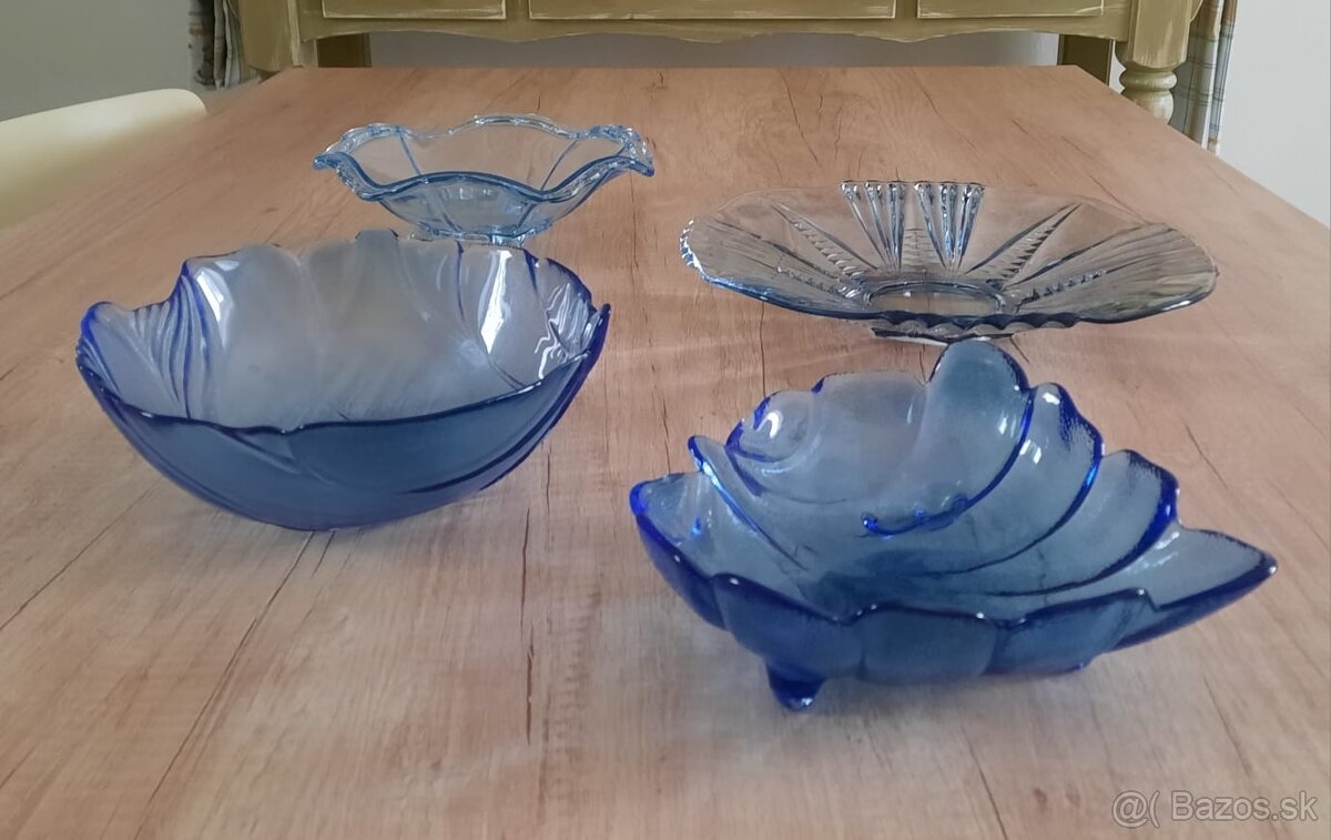 Modré misky, modré poháre - 3