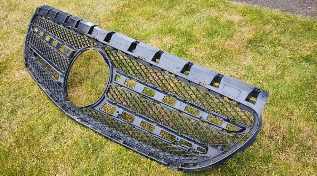 Mercedes B W246 2014 - 2018 - predna maska - 3