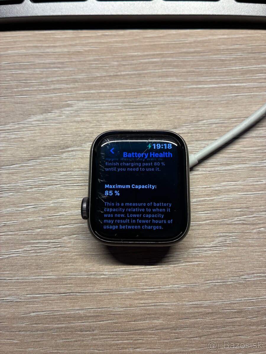 Apple Watch SE 40mm Space Gray – batéria 85 % - 3