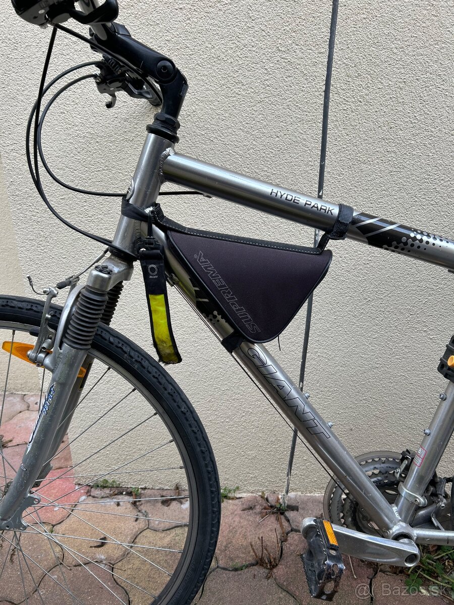 Predam crossovy bicykel Giant Hyde Park - 3
