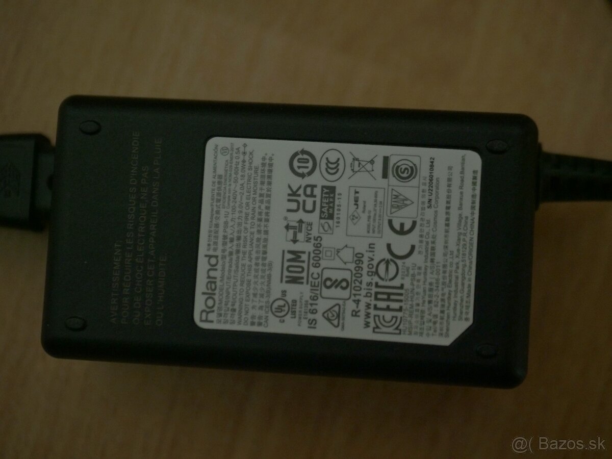 Roland PSB-230 EU Napájací adaptér - 3