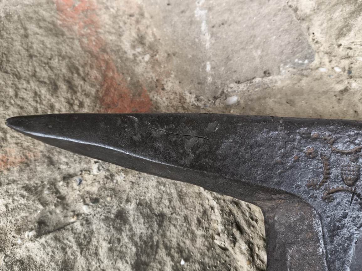 Kovadlina kováčske kliešte ,náradie, ,sekera,nebožiec - 3