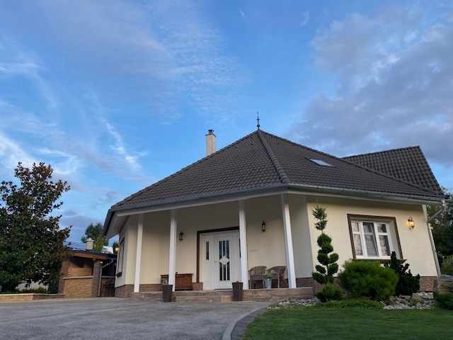 Luxusný 6 izbový dom. - 3