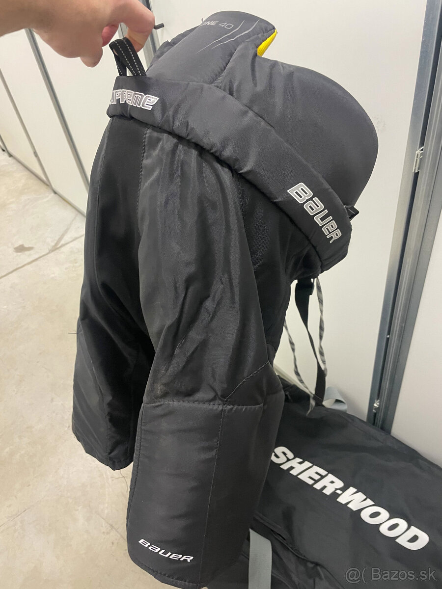Predam hokejovu vystroj Bauer Supreme One 40 Senior - 3