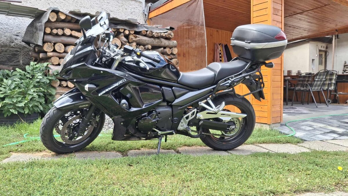 Suzuki GSX1250FA - 3