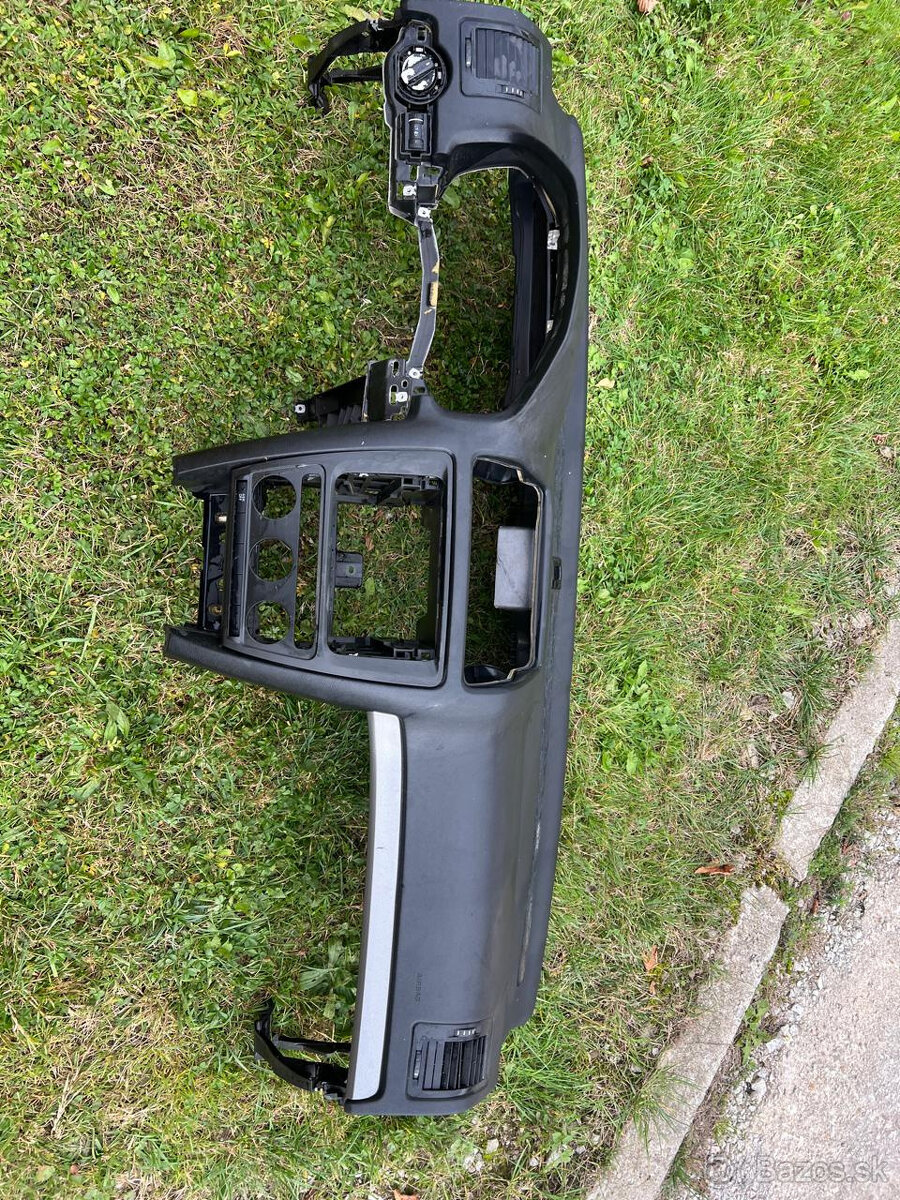 Škoda Octavia 1, 2, Prístrojová doska - 3