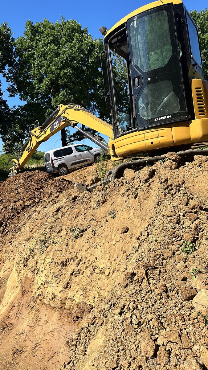 Ponúkame výkopové a zemné práce Autodoprava - 3