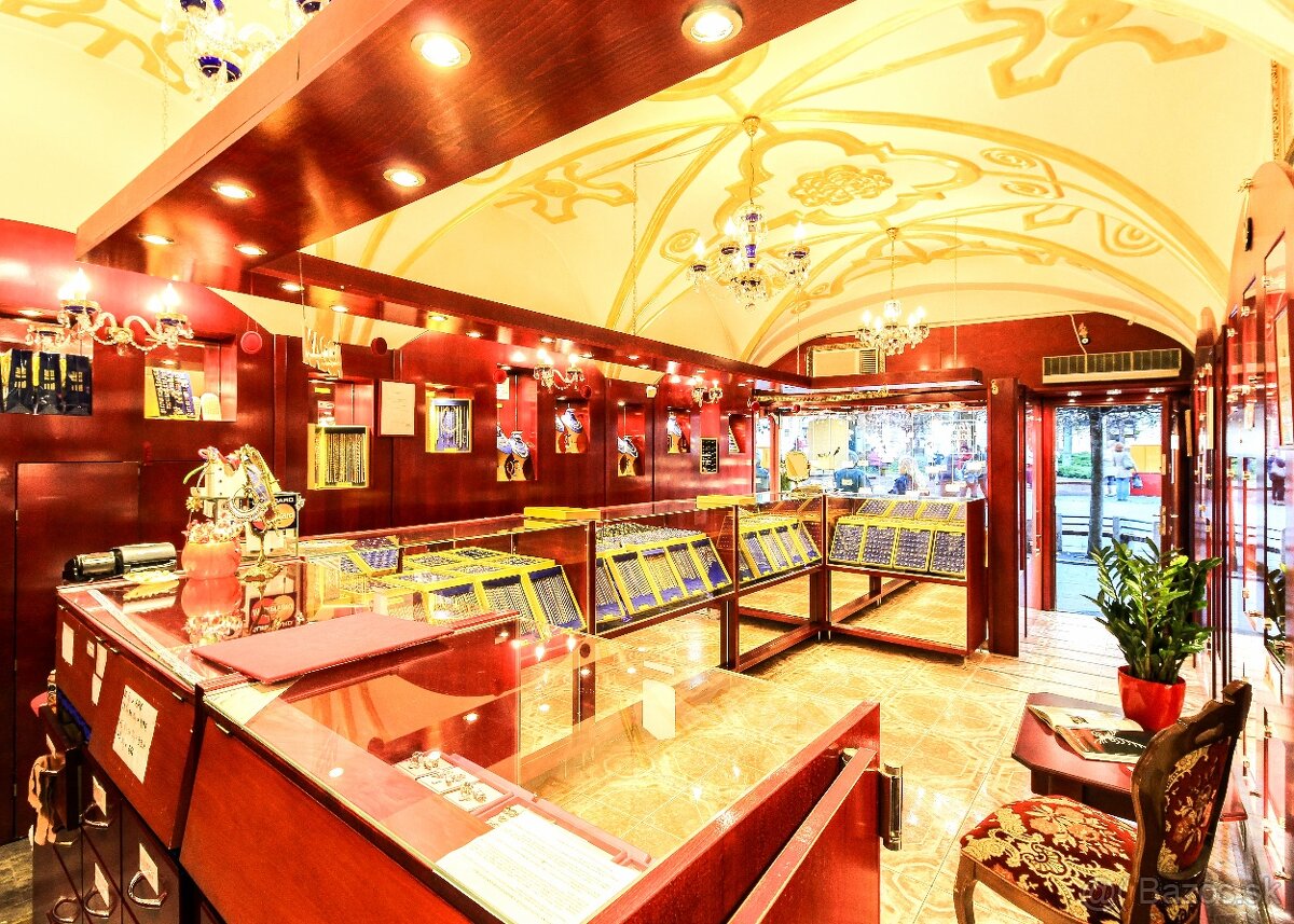 NA PREDAJ Historická polyfunkčná budova v srdci mesta Prešov - 3