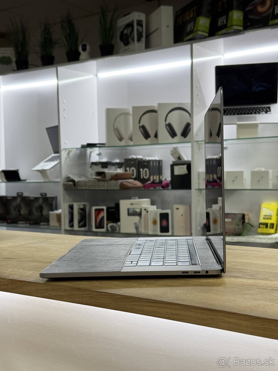 Macbook Pro i9 2019 15" 512GB Space Gray - 3