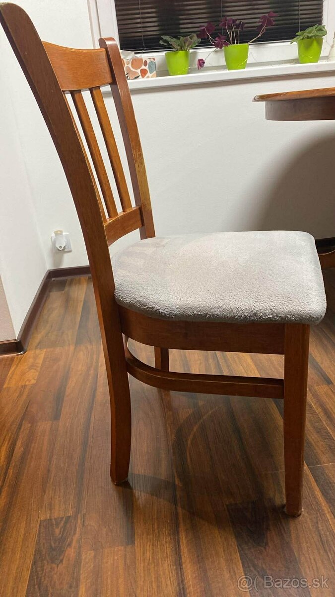 Predám stôl a stolicky - 3