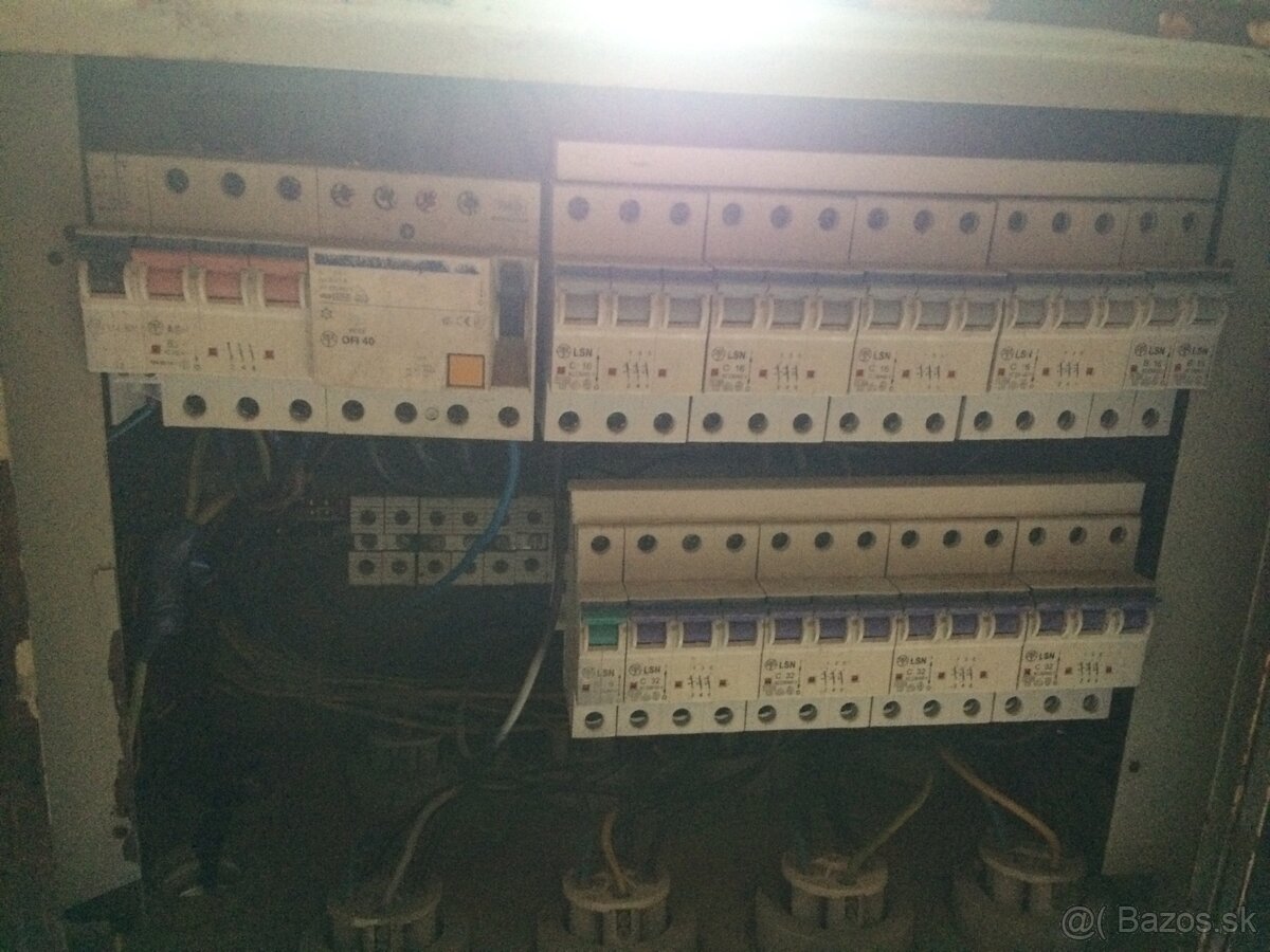 Stavebný rozvadzač - 3