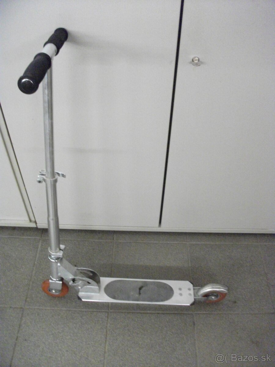 Predám detskú-hlinikovú kolobežku. - 3