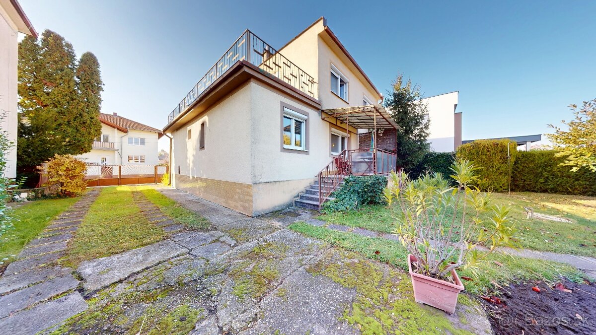 Atraktívny 5 izbový rodinný dom s garážou, veľký pozemok - 3