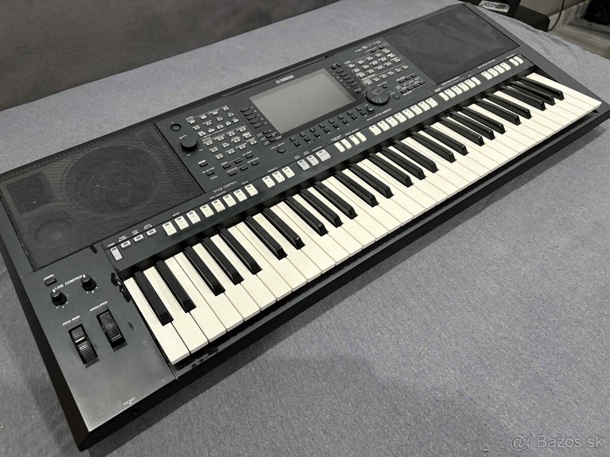 Yamaha PSR s775 - 3