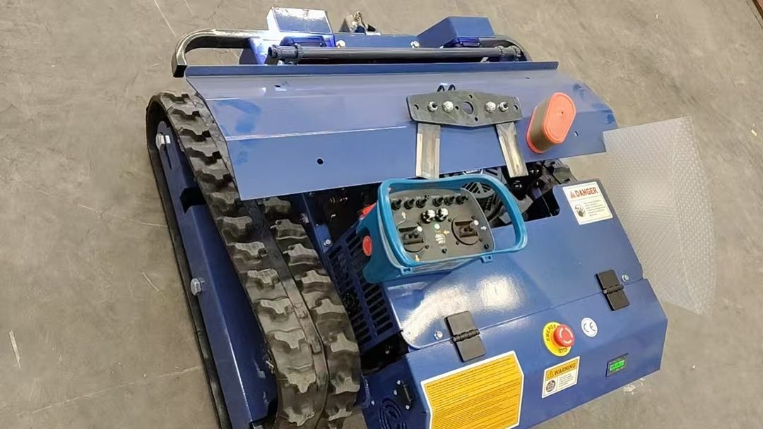 Nová pásová kosačka na diaľkové ovládanie - 3