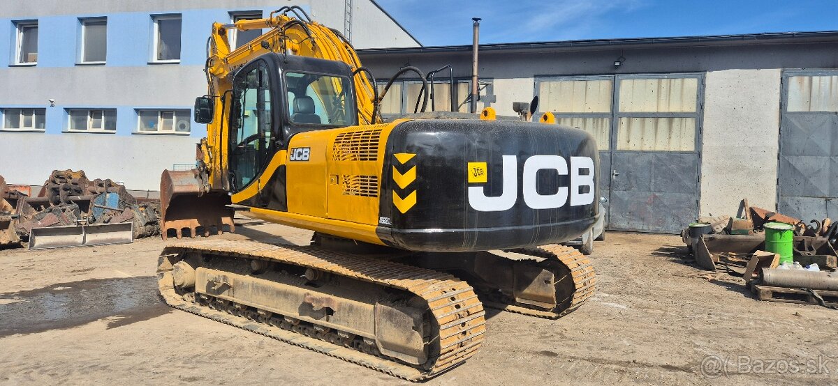Predam pasovy bager JCB 220 LC - 3