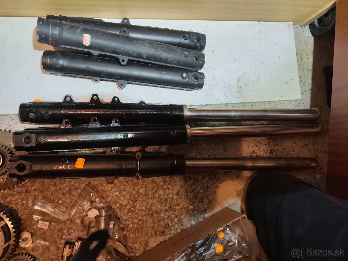 Predné tlmiče a púzdra - 3