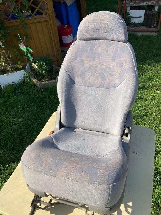 Predám sedačku vw Sharan - 3