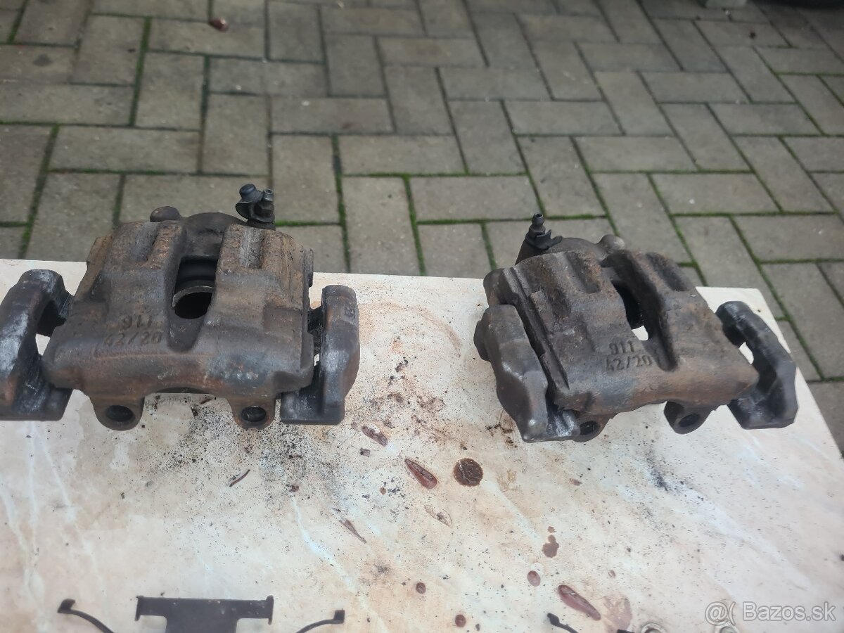 Brzdové strmene Bmw 320d e90/e91 - 3