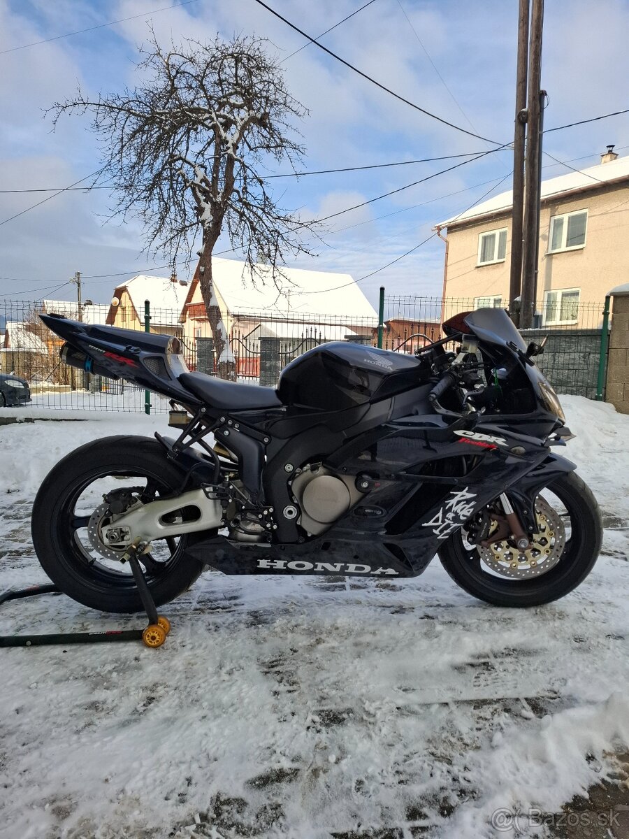 Honda cbr1000rr - 3