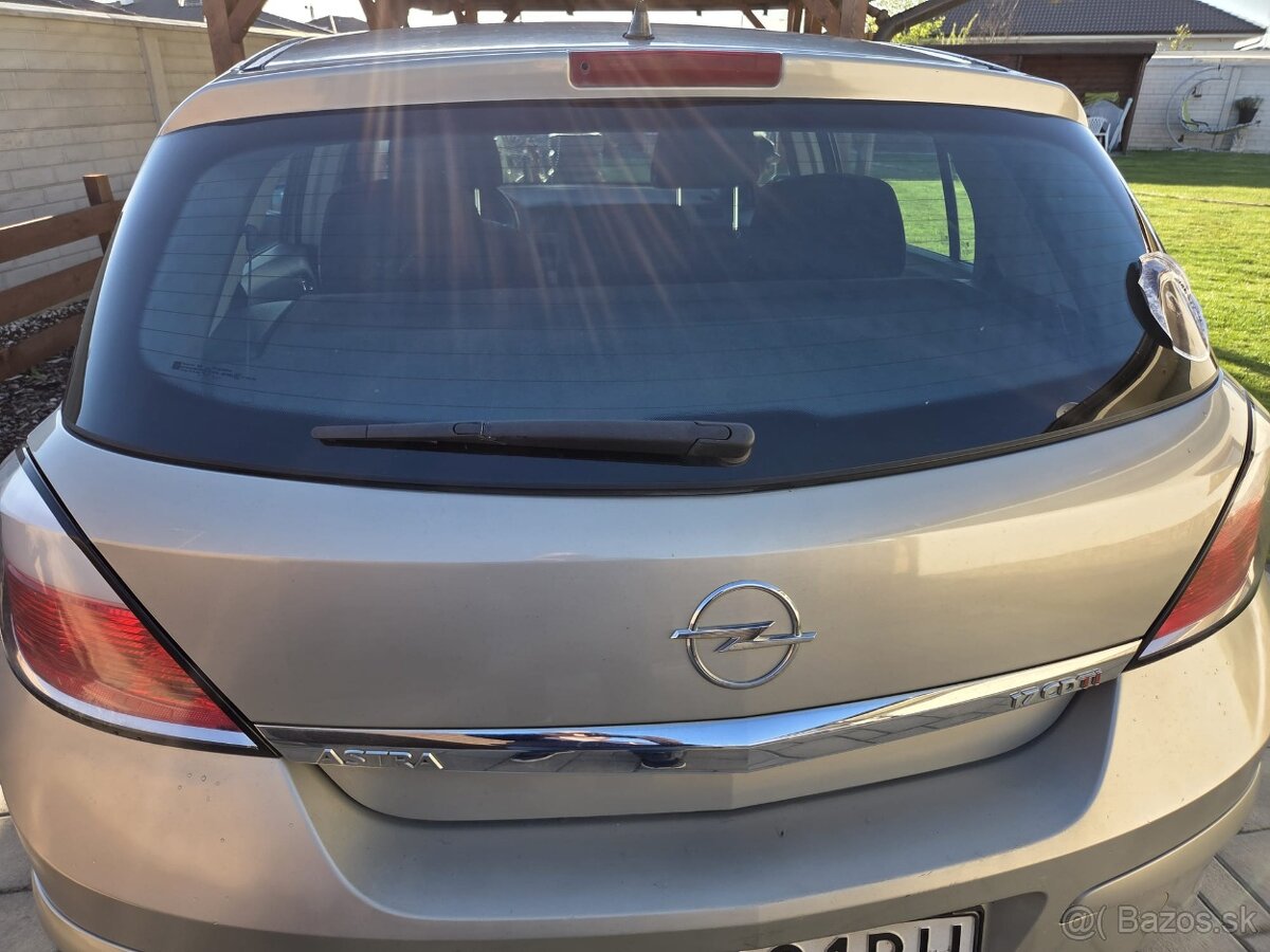Predám OPEL ASTRA HATCHBACK - 3