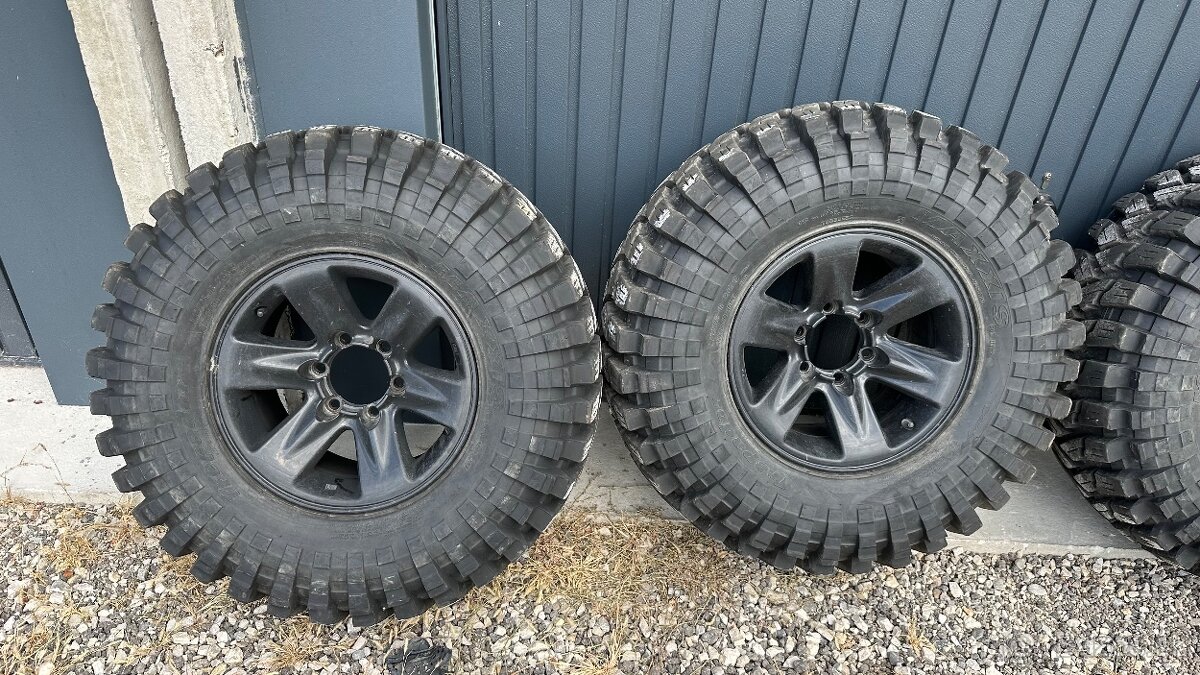 35x12,5 r16 Maxxis Trepador - 3