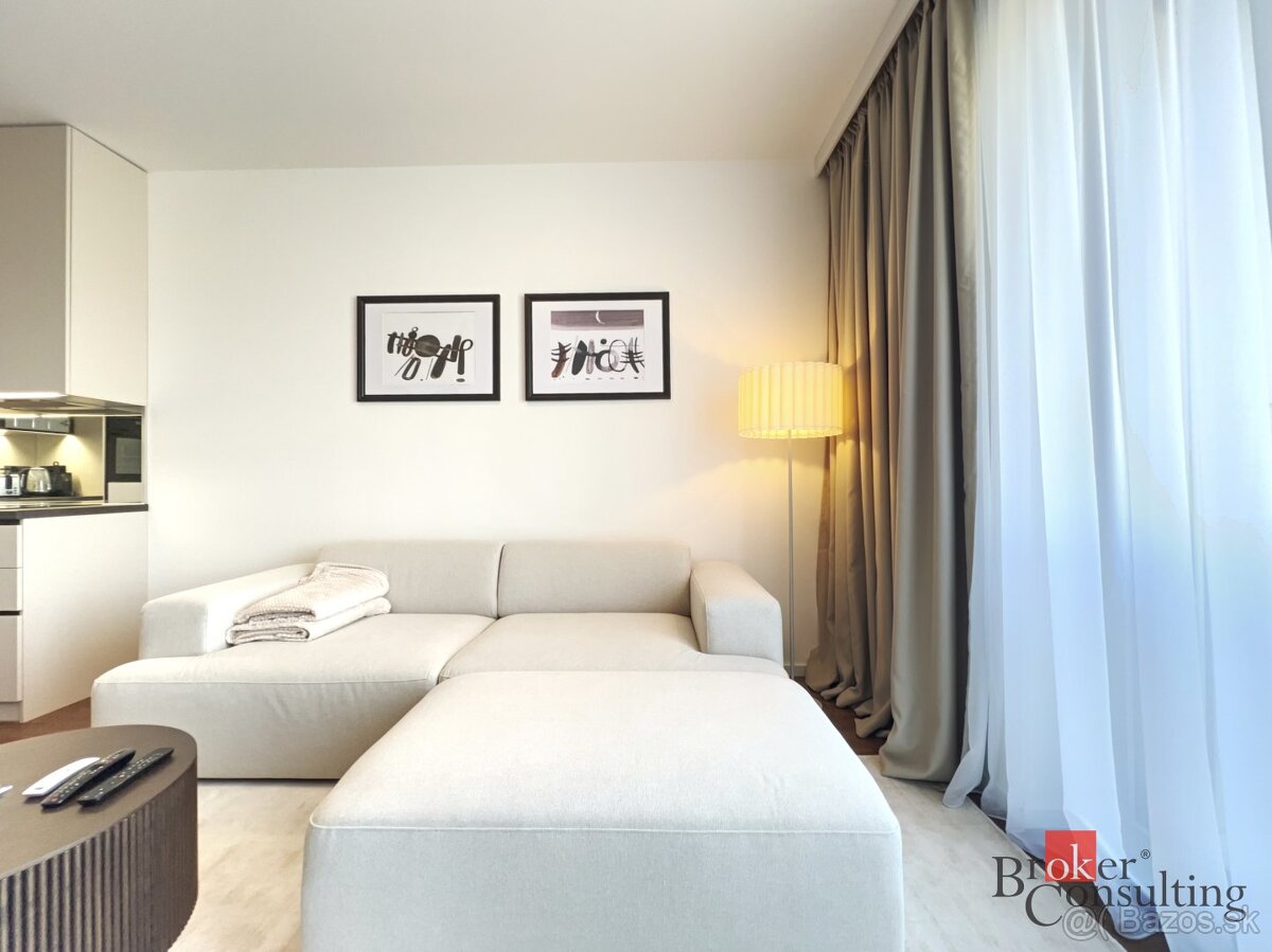 Moderný 2-izbový apartmán s balkónom a garážou, Metropolis – – foto 3